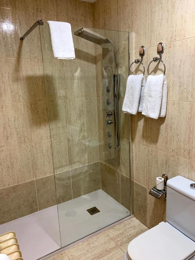 Apartamentos En Playa De Samil Primera Linea De Playa Pe Na Areia Vigo Kültér fotó